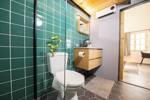 Hårføner og håndklær