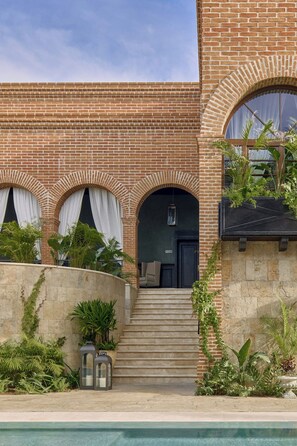 Exterior detail