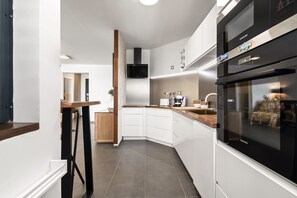 Fridge, microwave, oven, dishwasher - Appartement Horizon Emeraude (Fort-de-France)