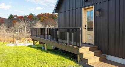 8 Acre Estate w Hot Tub, Deck, Fire Pit & Views!