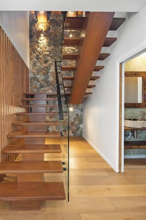 Interior - Labrador Living Spacious Haven near Lagoon and Cafs (Labrador)