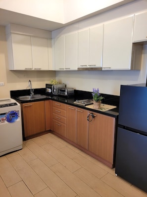 Private kitchenette - Urban Studio with Balcony (Taguig)