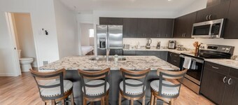 Mountain View Townhome E| Walk to Downtown Joseph