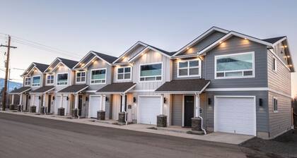 Mountain View Townhome A |Walk to Downtown Joseph