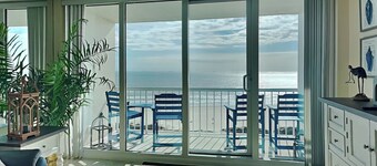 Galvestonian 1103 | Oceanfront Resort + Private Balcony