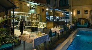Outdoor dining - The Landmark Suites (Nairobi)