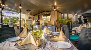 Outdoor dining - The Landmark Suites (Nairobi)