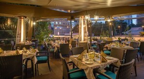 Tempat makan outdoor