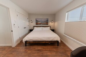 Iron/ironing board, free WiFi, bed sheets - Mountain View Townhome D| Walk to Downtown Joseph (Joseph)