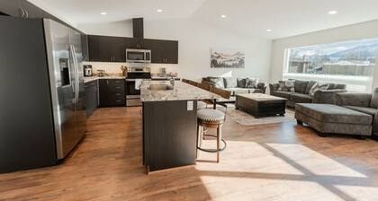 Mountain View Townhome D| Walk to Downtown Joseph