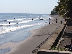 Beach - Air Sanih Beach Villa (Kubutambahan)