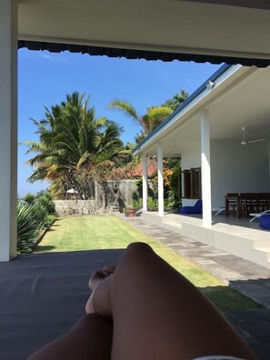 Terrace/patio - Air Sanih Beach Villa (Kubutambahan)