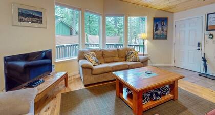 Perfect Getaway for Up to 8 Guests | Glacier Lake