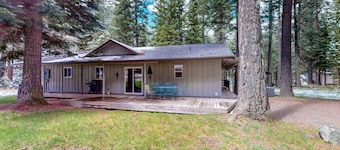 Perfect Getaway for Up to 8 Guests | Glacier Lake