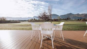 Tempat makan outdoor