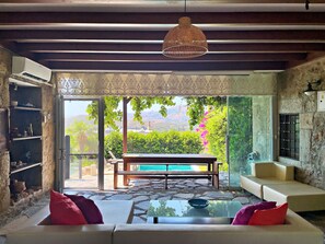 TV - Luxury Stone Villa with Private Pool (Bodrum)