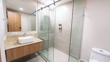 Basic Double Room | Bathroom | Shower, towels, soap, shampoo