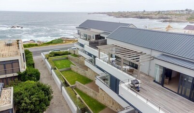 Le Paradis Penthouse Apartment