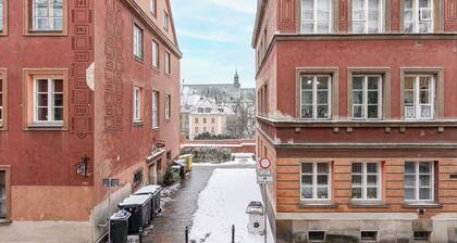 Lumina apart near Old Town in Warsaw