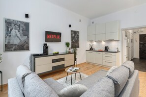 Classic Apartment, Courtyard View | Living area - Lumina apart near Old Town in Warsaw (Warsaw)