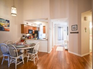 Dining - Spacious 2 Bedroom 2 Bath condo, WiFi, Pool, Tennis (Fenwick Island)