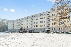 Front of property - Piastowska near the Jelitkowo Beach & Reagan Park by Downtown Apartments (Gdańsk)