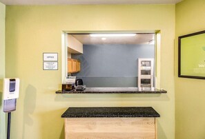 Lobby - Value Place Houston, TX (Baytown)