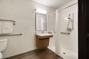 Bathroom - Woodspring Suites Houston Baytown (Baytown)