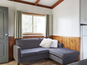 Living area - Jindabyne Holiday Park (Jindabyne)