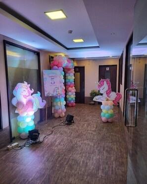 Interior - Hotel Maharana Inn (Mumbai)