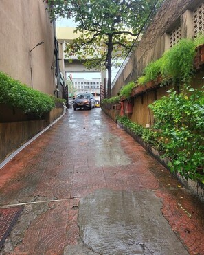 Property grounds - Hotel Maharana Inn (Mumbai)