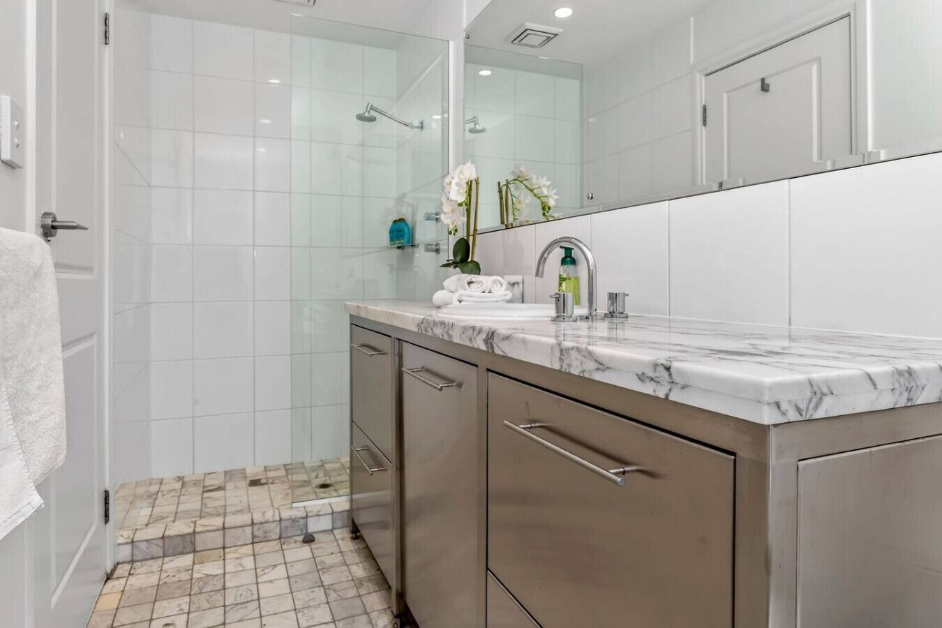 Hair dryer, towels