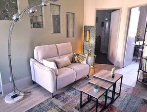Interior - Quiet, comfortable downtown location with private parking (Montauban)