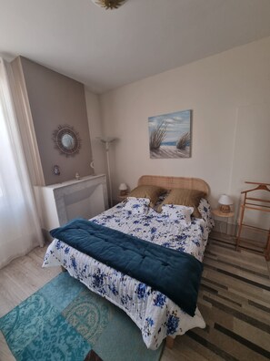 1 bedroom, iron/ironing board, WiFi, bed sheets - Quiet, comfortable downtown location with private parking (Montauban)