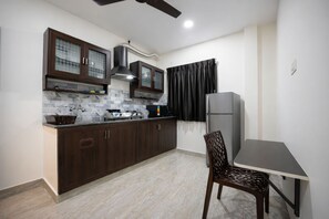 Standard Studio Suite | Private kitchen - Rayzen Stays (Chennai)