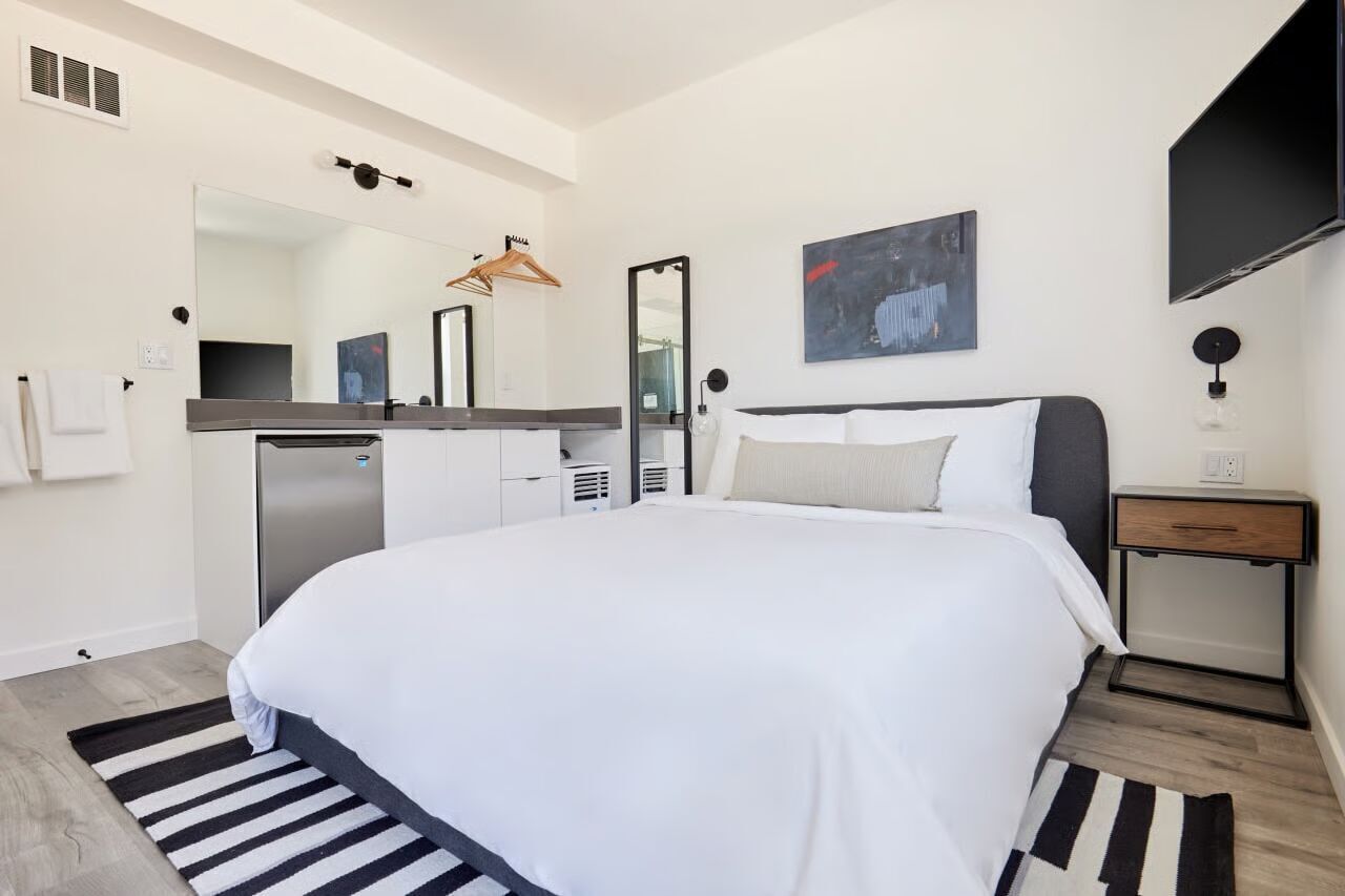 Standard Oda, 1 Büyük (Queen) Boy Yatak | Anti alerjik yatak takımı, Tempur-Pedic yatak, güneşlik/perde 