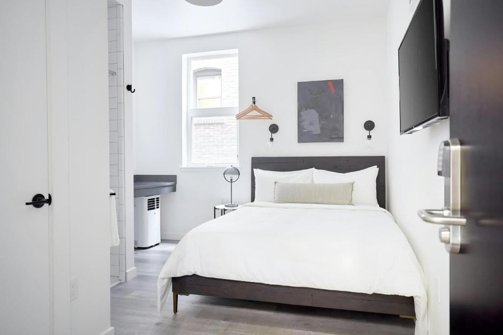 Room, 1 Queen Bed, Mobility Accessible, Non Smoking