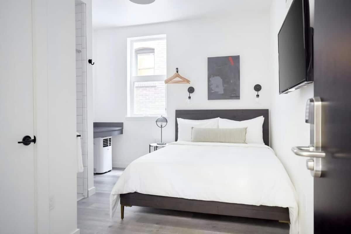 Room, 1 Queen Bed, Mobility Accessible, Non Smoking