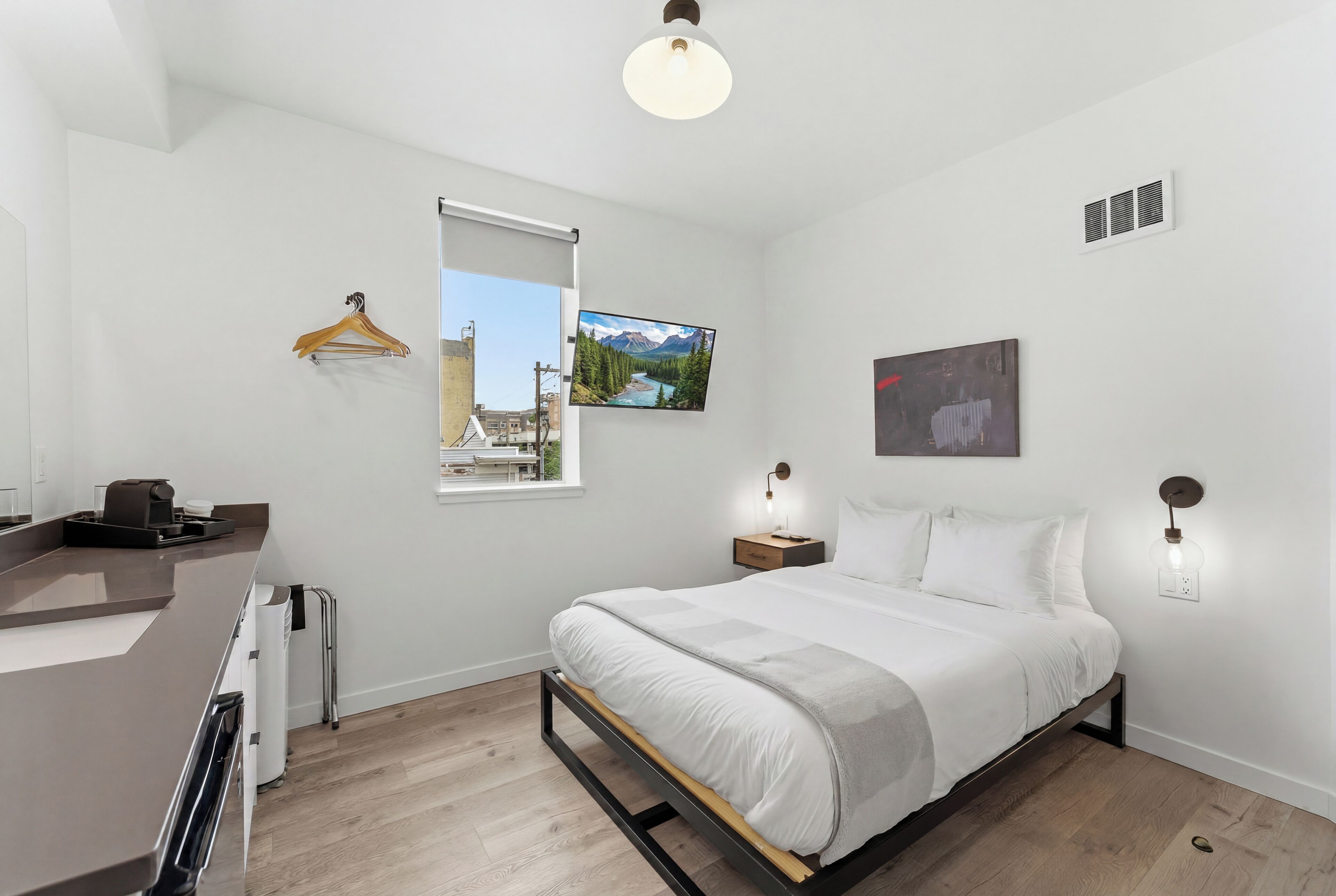 Standard Room, One Double Bed | Hypo-allergenic bedding, Tempur-Pedic beds, blackout drapes