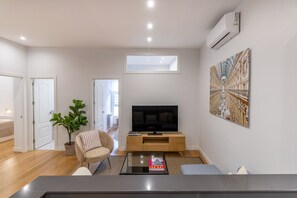 Living area - Bright 2-Bed Apartment in Las Letras, Madrid (Madrid)