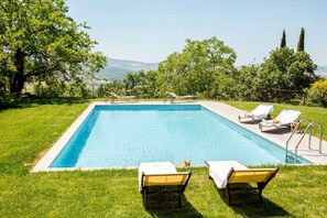 Outdoor pool - Villa Beltramonto by MMega (Tuscany)