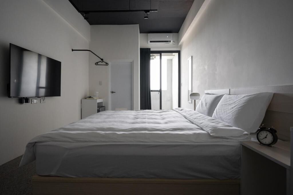 Standard Double Room, Balcony, Partial Ocean View | Free WiFi