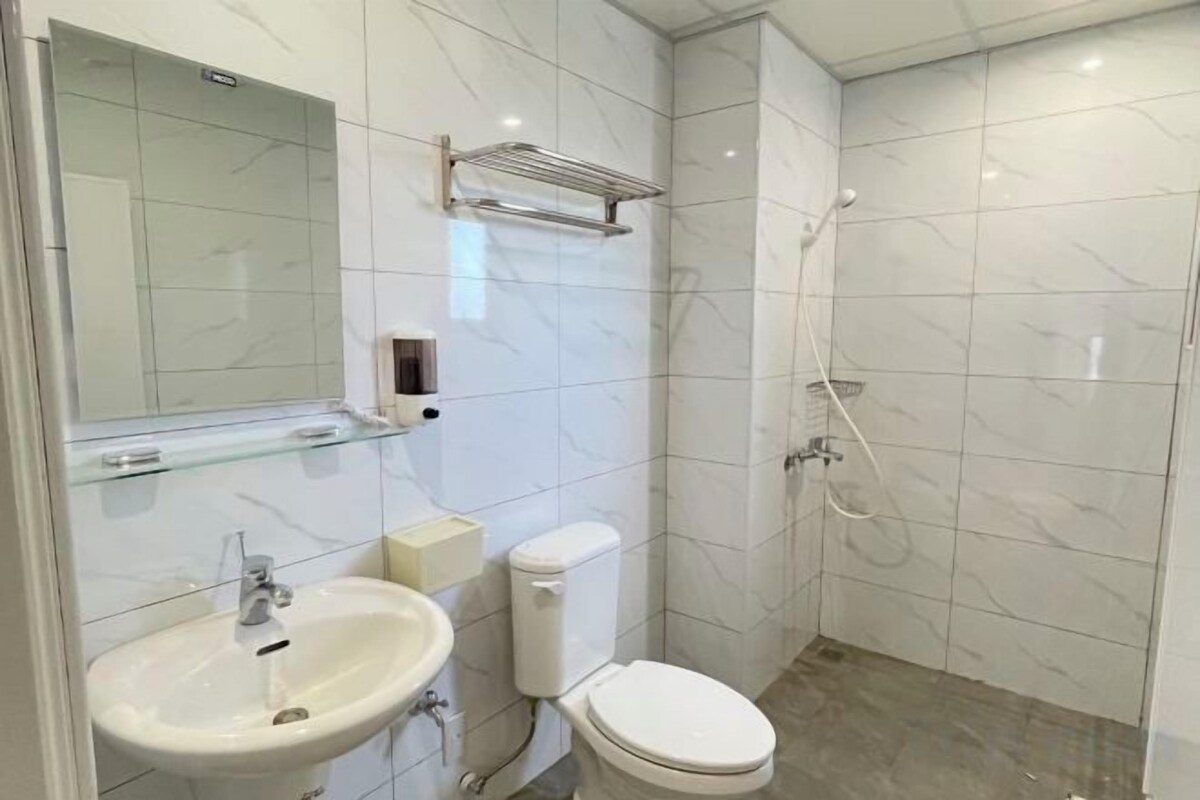 Bathroom | Shower, free toiletries, hair dryer, slippers