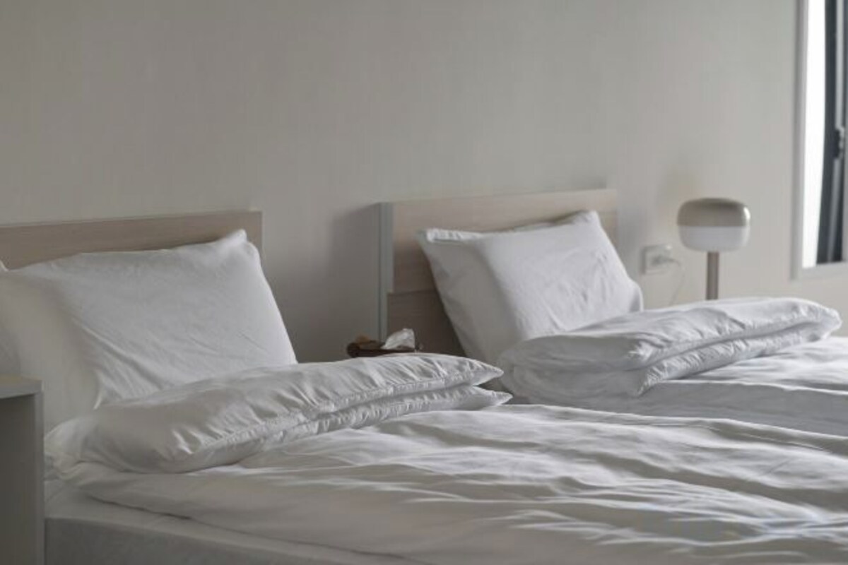 Cozy 2-bed Room