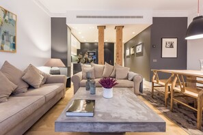 Living area - Spectacular 3-Bed Apartment in Central Madrid (Madrid)
