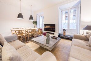 Living area - Spectacular 3-Bed Apartment in Central Madrid (Madrid)