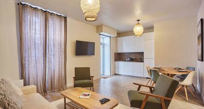 Sublime Flat Paris Bois de Vincennes by Studio Prestige