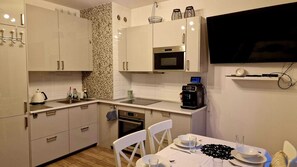 Mikroaaltouuni, uuni