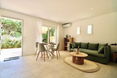 Bright Apartment - AC - 2br-4p - Gassin