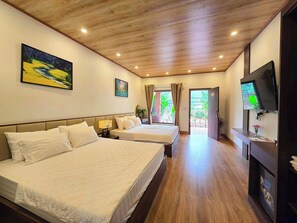 Desk, free WiFi - Ninh Binh Holiday Retreat (Hoa Lu)